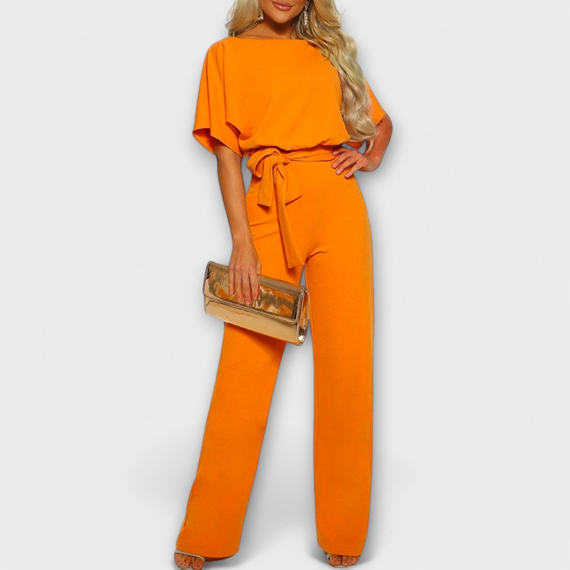 Stílusos és egyszerű jumpsuit