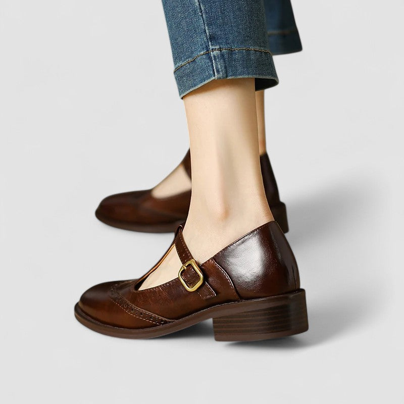 Margot | T-pántos brogue cipő